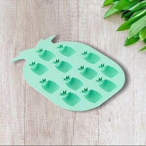 Blush Pineapple Shaped Ice Mold